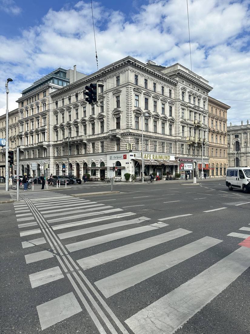 Café Raimund on the corner of a Ringstrasse-era apartment block